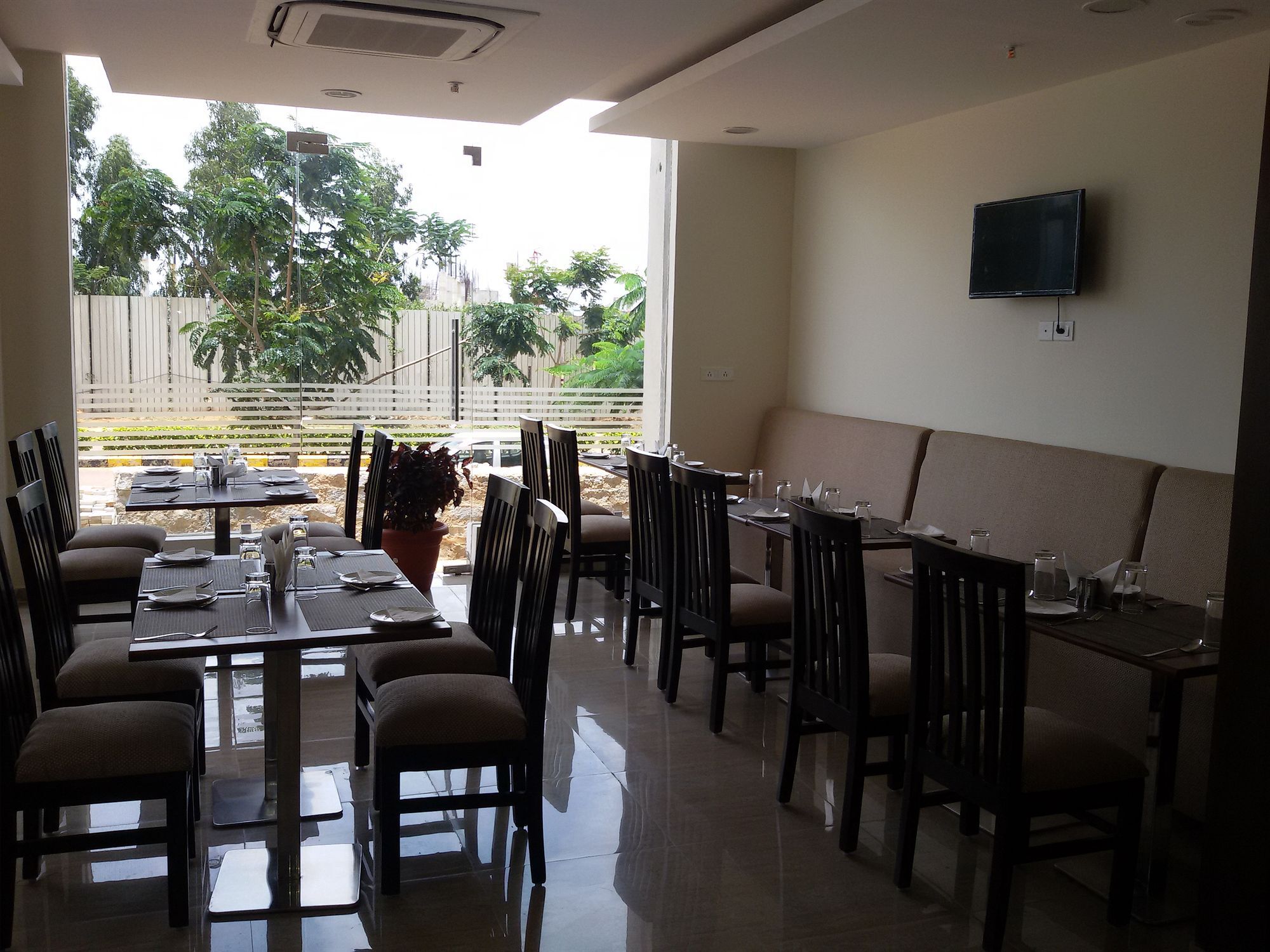 Starlit Suites Bangalore Kammasandra Buitenkant foto