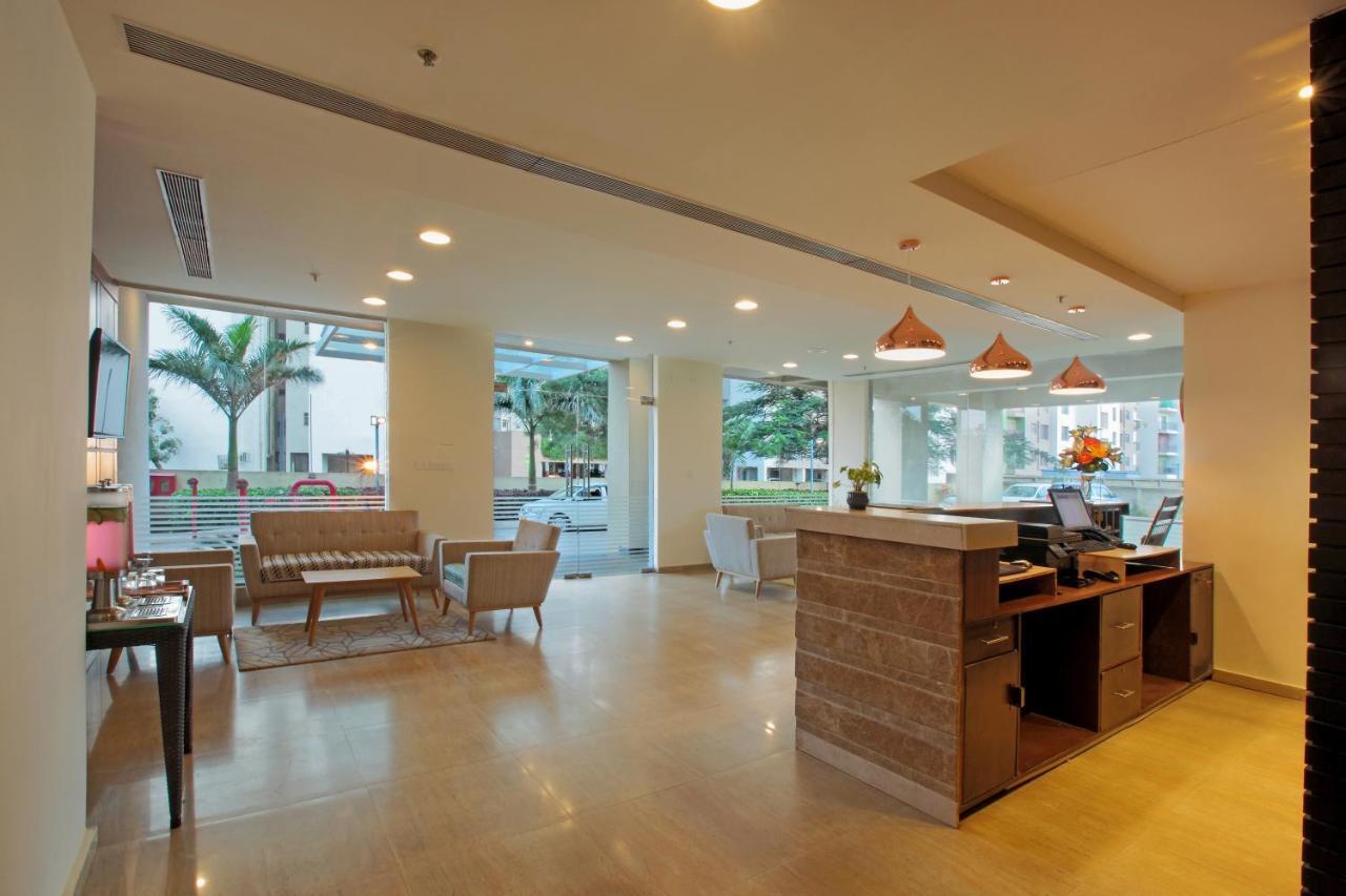 Starlit Suites Bangalore Kammasandra Buitenkant foto
