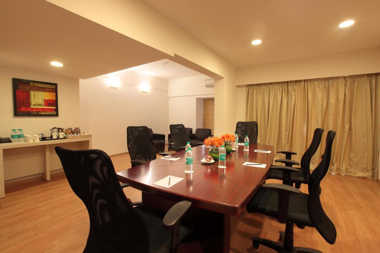 Starlit Suites Bangalore Kammasandra Buitenkant foto
