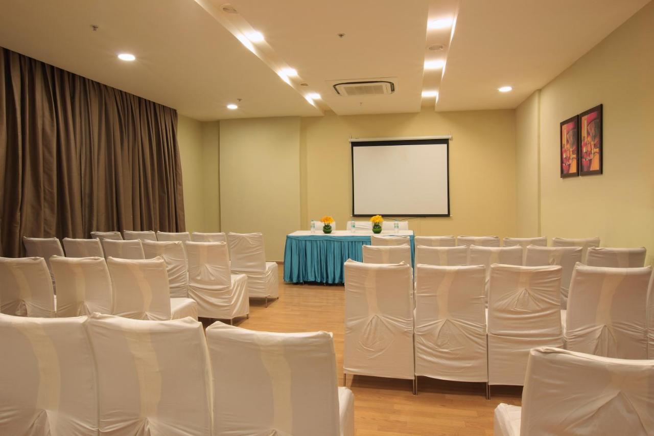 Starlit Suites Bangalore Kammasandra Buitenkant foto