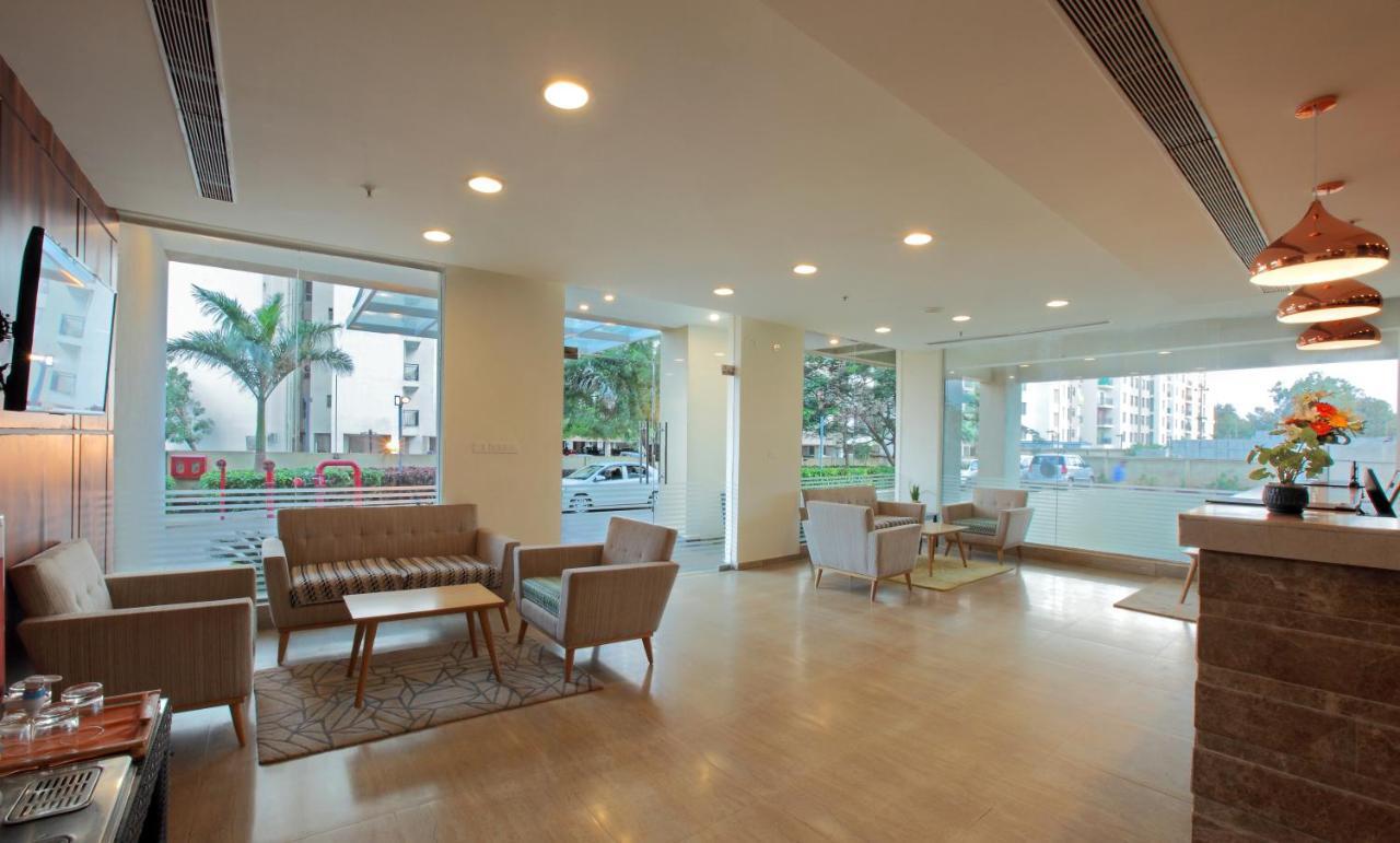 Starlit Suites Bangalore Kammasandra Buitenkant foto